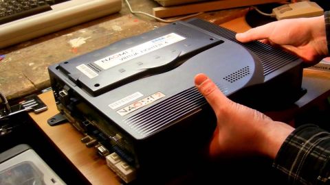 Photo du boitier Naomi 2 de Sega